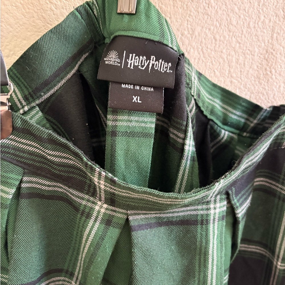 Harry Potter Slytherin Plaid Skirt - Picture 8 of 8
